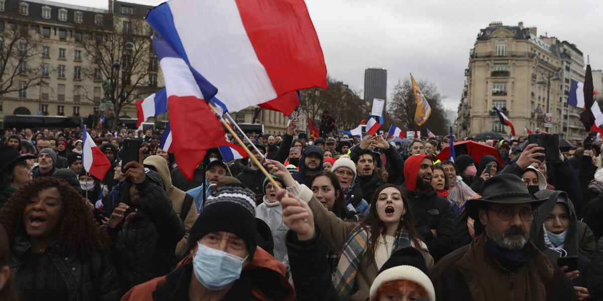 قصة نائل مرزوقي الذي اشعل فرنسا بالاحتجاجات